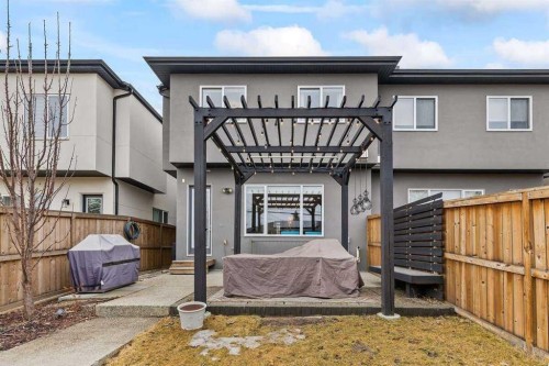 4128 7 Avenue Sw, Calgary, AB - Outdoor
