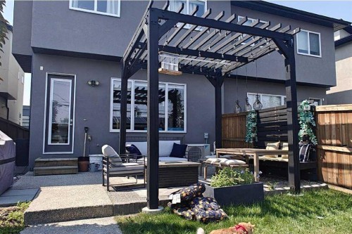 4128 7 Avenue Sw, Calgary, AB - Outdoor