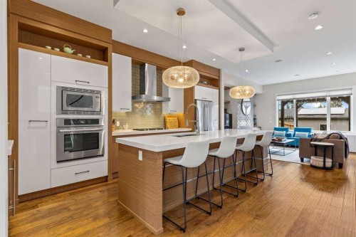 4128 7 Avenue Sw, Calgary, AB - Indoor Photo Showing Kitchen With Upgraded Kitchen