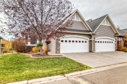 160 SIENNA Passage Chestermere, AB T1X 0B6