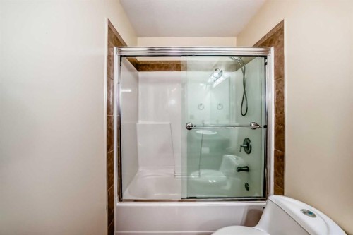 160 Sienna Passage, Chestermere, AB - Indoor Photo Showing Bathroom