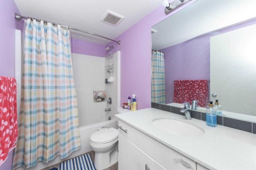 3413-181 Skyview Ranch Manor Ne, Calgary, AB - Indoor Photo Showing Bathroom