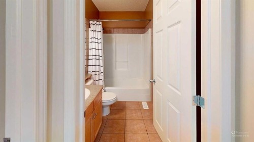 95 Covepark Place Ne, Calgary, AB - Indoor Photo Showing Bathroom