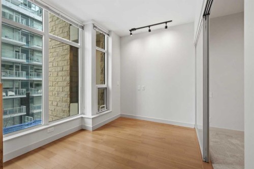 317-222 Riverfront Avenue Sw, Calgary, AB -  With Balcony With Exterior