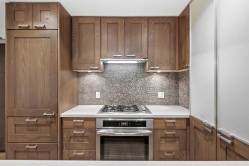 317-222 Riverfront Avenue Sw, Calgary, AB - Indoor Photo Showing Kitchen With Upgraded Kitchen