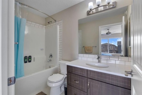 289 Cornerstone Passage Ne, Calgary, AB - Indoor Photo Showing Bathroom