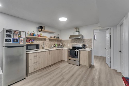 289 Cornerstone Passage Ne, Calgary, AB - Indoor Photo Showing Kitchen