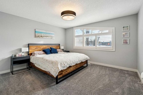 127 34 Street Nw, Calgary, AB - Indoor Photo Showing Bedroom