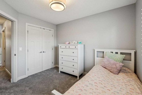 127 34 Street Nw, Calgary, AB - Indoor Photo Showing Bedroom