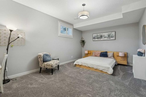 127 34 Street Nw, Calgary, AB - Indoor Photo Showing Bedroom