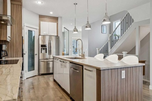 127 34 Street Nw, Calgary, AB - Indoor Photo Showing Kitchen With Stainless Steel Kitchen With Upgraded Kitchen