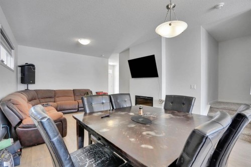 137 Seton Villas Se, Calgary, AB - Indoor Photo Showing Dining Room