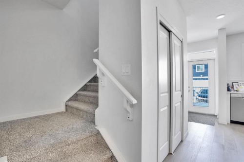 137 Seton Villas Se, Calgary, AB - Indoor Photo Showing Other Room