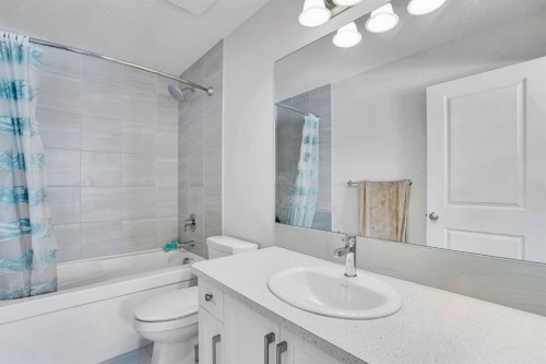 137 Seton Villas Se, Calgary, AB - Indoor Photo Showing Bathroom