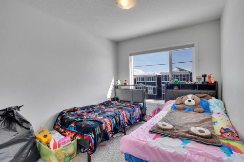 137 Seton Villas Se, Calgary, AB - Indoor Photo Showing Bedroom