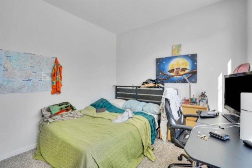 137 Seton Villas Se, Calgary, AB - Indoor Photo Showing Bedroom