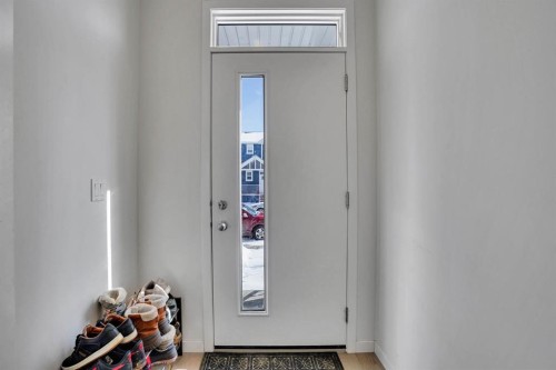 137 Seton Villas Se, Calgary, AB - Indoor Photo Showing Other Room