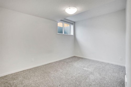 137 Seton Villas Se, Calgary, AB - Indoor Photo Showing Other Room