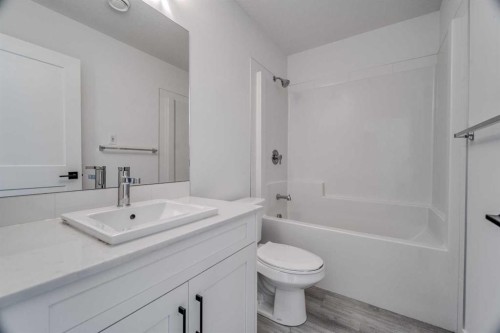 213-40 Sage Hill Walk Nw, Calgary, AB - Indoor Photo Showing Bathroom