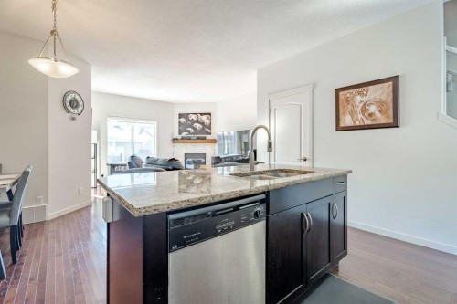 29 Evansridge Circle Nw, Calgary, AB - Indoor Photo Showing Kitchen With Double Sink