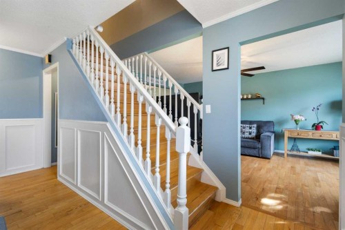 16 Midridge Gardens Se, Calgary, AB - Indoor Photo Showing Other Room