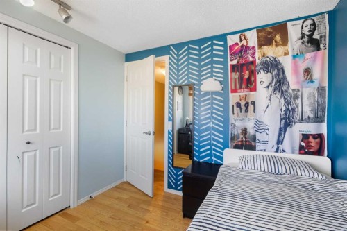 16 Midridge Gardens Se, Calgary, AB - Indoor