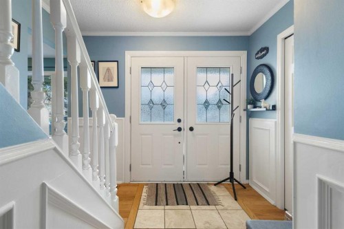 16 Midridge Gardens Se, Calgary, AB - Indoor Photo Showing Other Room