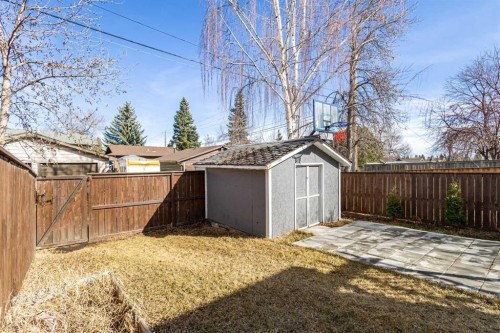 16 Midridge Gardens Se, Calgary, AB - Outdoor