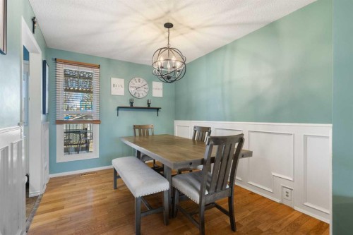 16 Midridge Gardens Se, Calgary, AB - Indoor Photo Showing Dining Room