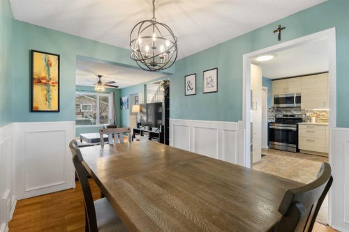 16 Midridge Gardens Se, Calgary, AB - Indoor Photo Showing Dining Room