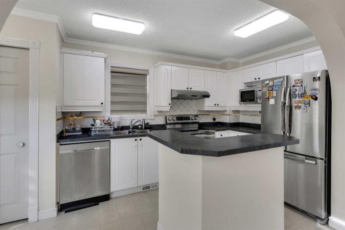 79 Martha'S Haven Place Ne, Calgary, AB - Indoor Photo Showing Kitchen