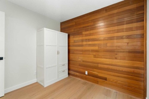 24 Hawkwood Crescent Nw, Calgary, AB - Indoor Photo Showing Other Room