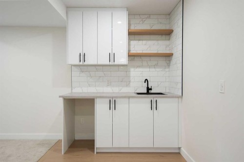 24 Hawkwood Crescent Nw, Calgary, AB - Indoor