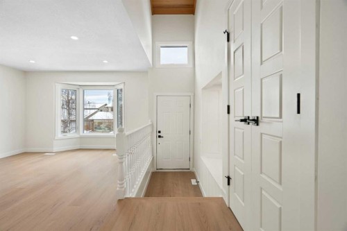 24 Hawkwood Crescent Nw, Calgary, AB - Indoor Photo Showing Other Room