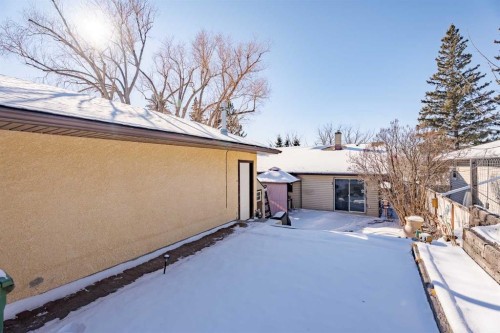 3124 14 Street Nw, Calgary, AB - Outdoor