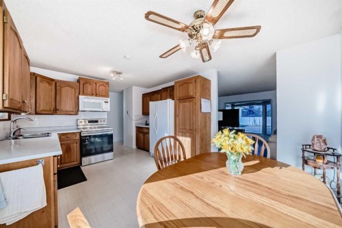 2205 80 Avenue Se, Calgary, AB - Indoor