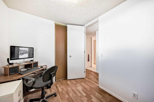 2205 80 Avenue Se, Calgary, AB - Indoor