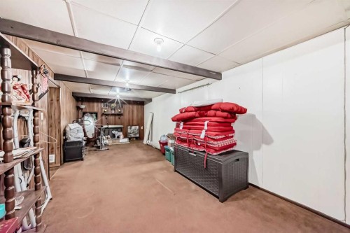 2205 80 Avenue Se, Calgary, AB - Indoor
