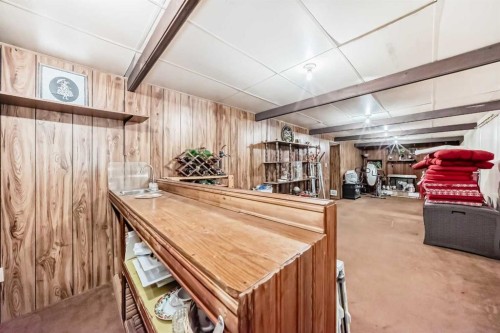 2205 80 Avenue Se, Calgary, AB - Indoor Photo Showing Other Room