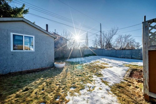 2205 80 Avenue Se, Calgary, AB - Outdoor