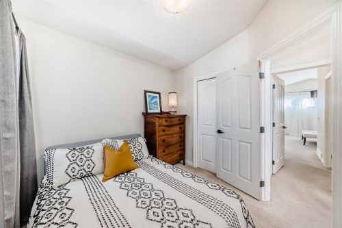 1436 41 Street Sw, Calgary, AB - Indoor Photo Showing Bedroom