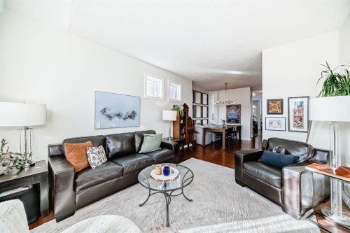 1436 41 Street Sw, Calgary, AB - Indoor Photo Showing Living Room