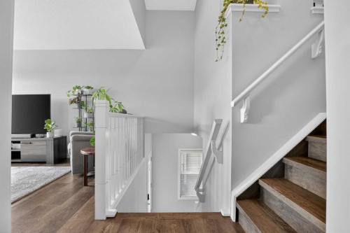 220 Evansborough Way Nw, Calgary, AB - Indoor Photo Showing Other Room