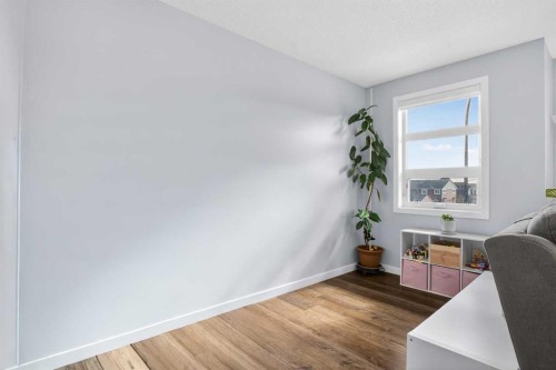 220 Evansborough Way Nw, Calgary, AB - Indoor Photo Showing Other Room