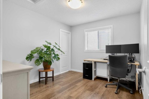 220 Evansborough Way Nw, Calgary, AB - Indoor Photo Showing Office