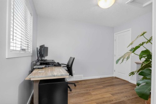 220 Evansborough Way Nw, Calgary, AB - Indoor Photo Showing Office