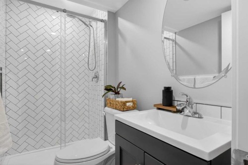 220 Evansborough Way Nw, Calgary, AB - Indoor Photo Showing Bathroom