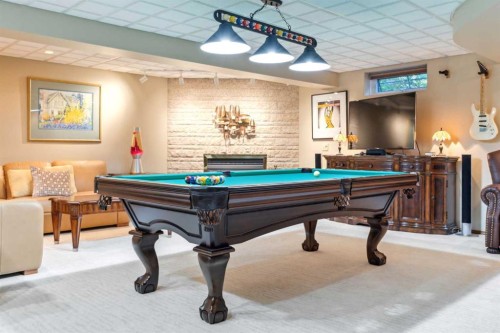 9948 Patton Road Sw, Calgary, AB - Indoor Photo Showing Other Room