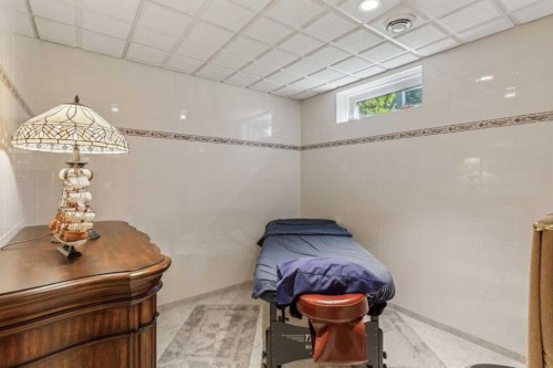 9948 Patton Road Sw, Calgary, AB - Indoor Photo Showing Other Room