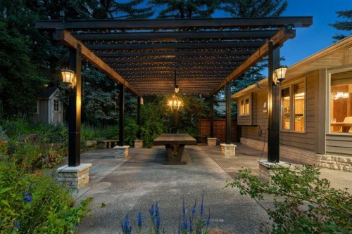 9948 Patton Road Sw, Calgary, AB - Outdoor